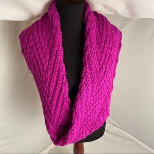 Gap magenta cable knit infinity scarf